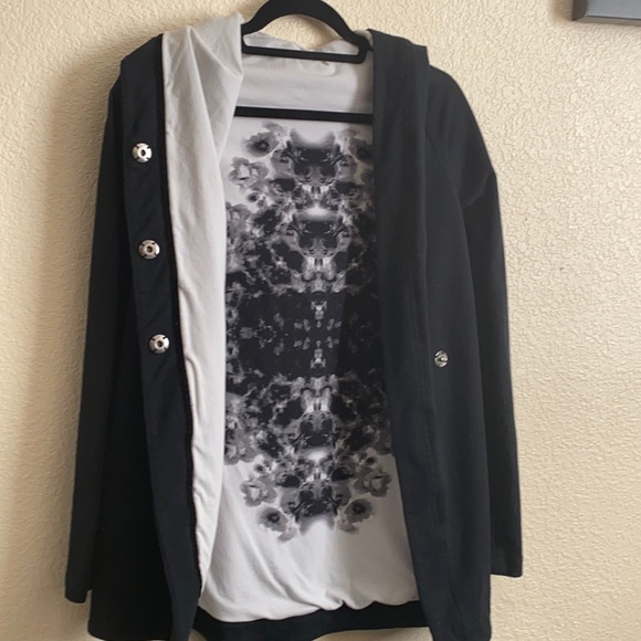 Lululemon jacket - Picture 2 of 14